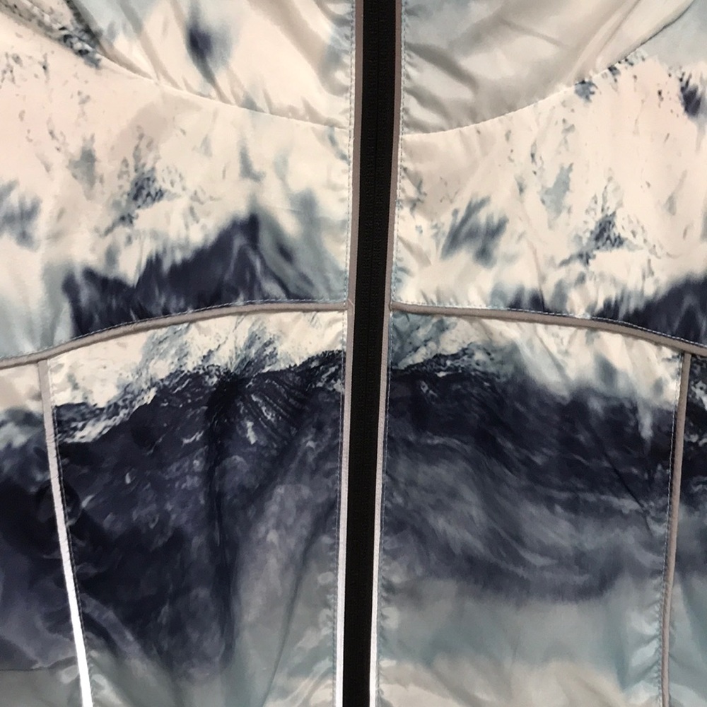 workout jacket - Picture 2 of 3